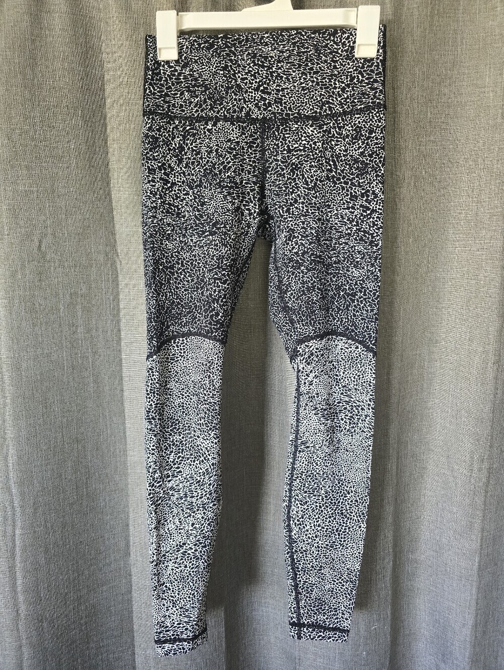 LULULEMON Women's Leggings Ice Breaker Black White Wunder Hi-Rise Size 6